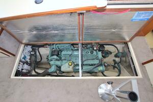 Escapade 31ft Camano Yacht For Sale