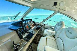  2009 Sea Ray 48 Sundancer Yacht For Sale in Waukegan IL