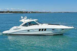  2009 Sea Ray 48 Sundancer Yacht For Sale in Waukegan IL