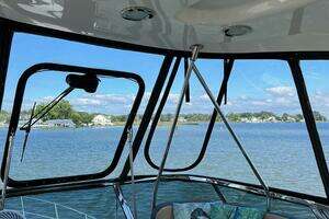 2005 Sea Ray 500 Sedan Bridge thumbnail 33