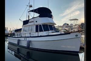 Summer Suite 36ft Grand Banks Yacht For Sale