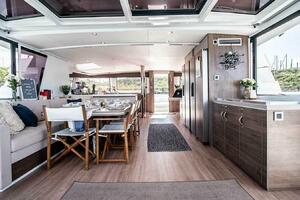 2022 catamaran Bali 5.4 interior