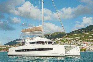 Cocktails and Dreams 2022 Bali 5.4 Yacht For Sale in  