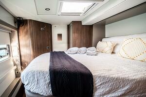 Catamaran Bali 5.4 cabins