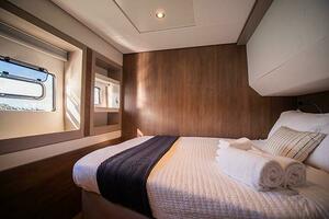 Catamaran Bali 5.4 guest cabin