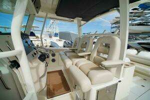 2018 Boston Whaler 380 Outrage thumbnail 17