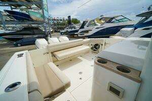 2018 Boston Whaler 380 Outrage thumbnail 21