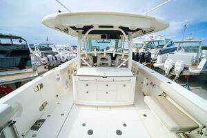 2018 Boston Whaler 380 Outrage thumbnail 14
