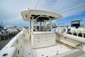2018 Boston Whaler 380 Outrage thumbnail 11