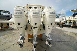 2018 Boston Whaler 380 Outrage thumbnail 40