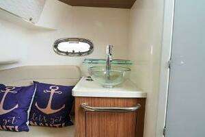 2018 Boston Whaler 380 Outrage thumbnail 32