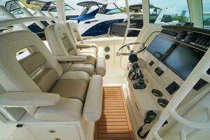 2018 Boston Whaler 380 Outrage thumbnail 34