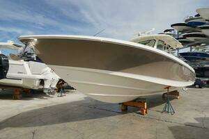 2018 Boston Whaler 380 Outrage thumbnail 3