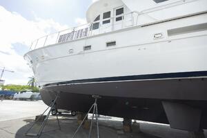 70ft Hatteras Yacht For Sale