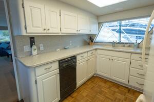 JUNKANOO 70ft Hatteras Yacht For Sale