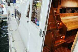 2000 Ocean Alexander 511 Classico thumbnail 56
