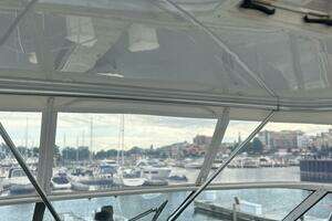2003 Carver 466 Motor Yacht thumbnail 27