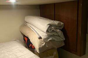 2003 Carver 466 Motor Yacht thumbnail 65