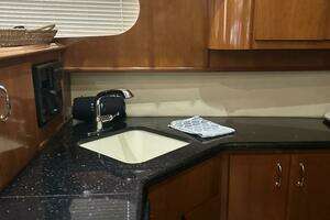 2003 Carver 466 Motor Yacht thumbnail 45