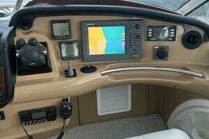 2003 Carver 466 Motor Yacht thumbnail 36