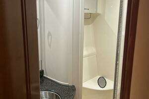 2003 Carver 466 Motor Yacht thumbnail 74