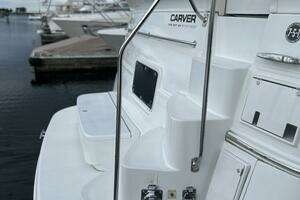 2003 Carver 466 Motor Yacht thumbnail 5