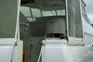 2003 Carver 466 Motor Yacht thumbnail 14
