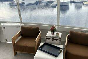 2003 Carver 466 Motor Yacht thumbnail 18