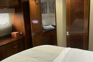 2003 Carver 466 Motor Yacht thumbnail 72