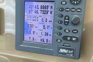 2003 Carver 466 Motor Yacht thumbnail 32
