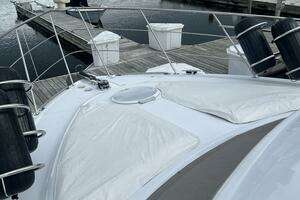 2003 Carver 466 Motor Yacht thumbnail 11