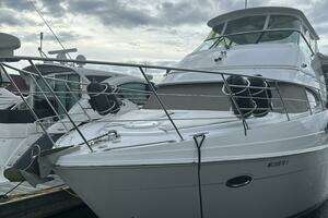 2003 Carver 466 Motor Yacht thumbnail 2
