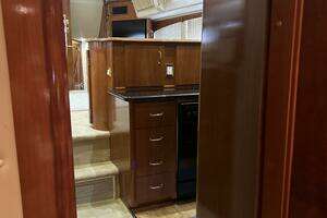 2003 Carver 466 Motor Yacht thumbnail 43