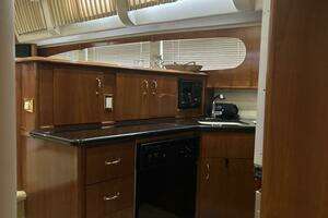 2003 Carver 466 Motor Yacht thumbnail 42