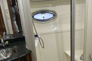 2003 Carver 466 Motor Yacht thumbnail 73