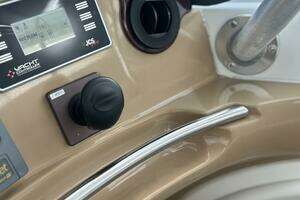 2003 Carver 466 Motor Yacht thumbnail 38