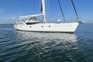 FAR SIDE 2008 Oyster 655 Yacht For Sale in Portsmouth RI