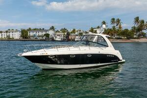 HAPPY OURS 35ft Chaparral Yacht For Sale