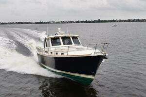 Moondance 2006 Sabre 42 Express Yacht For Sale in Stuart FL