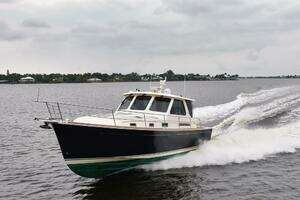 Moondance 2006 Sabre 42 Express Yacht For Sale in Stuart FL
