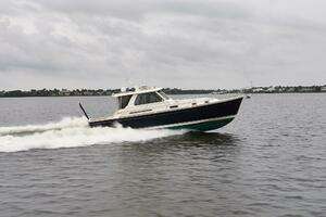 Moondance 2006 Sabre 42 Express Yacht For Sale in Stuart FL