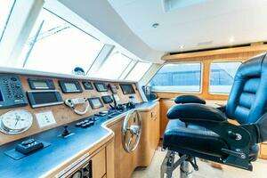 2004 Cheoy Lee 81 Sport Yacht thumbnail 21