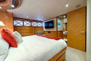 2004 Cheoy Lee 81 Sport Yacht thumbnail 26
