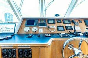 2004 Cheoy Lee 81 Sport Yacht thumbnail 19