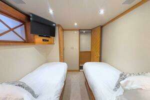 2004 Cheoy Lee 81 Sport Yacht thumbnail 34