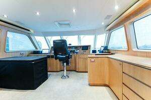2004 Cheoy Lee 81 Sport Yacht thumbnail 18