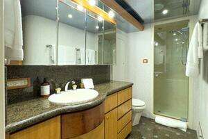 2004 Cheoy Lee 81 Sport Yacht thumbnail 27