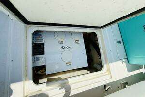 2003 Intrepid 377 thumbnail 27