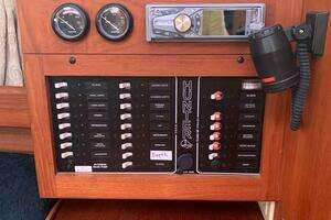 2001 Hunter 340 thumbnail 4