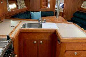 2001 Hunter 340 thumbnail 10